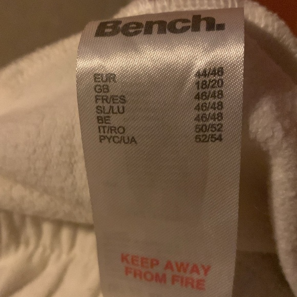 White, Bench joggers - Picture 4 of 4